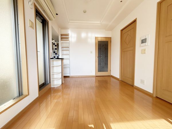 エステムプラザ京都烏丸三条 リビングダイニング