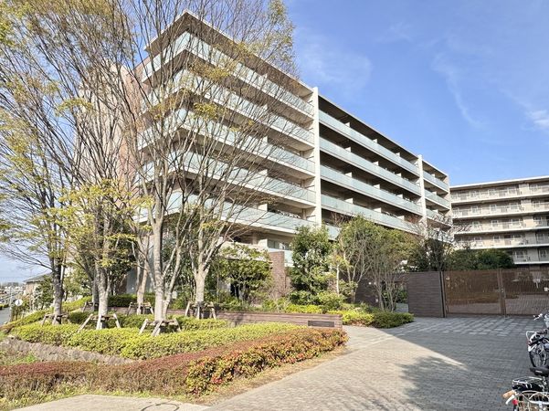 ルフォンソレイユ船橋美し学園 外観　２０１５年築７階建の最上階