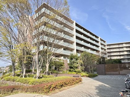 ルフォンソレイユ船橋美し学園 外観　２０１５年築７階建の最上階