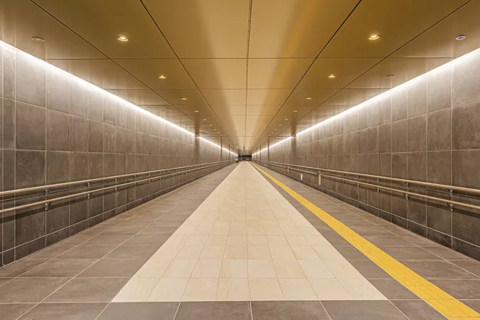 ミッド棟　勝どき駅間　地下通路