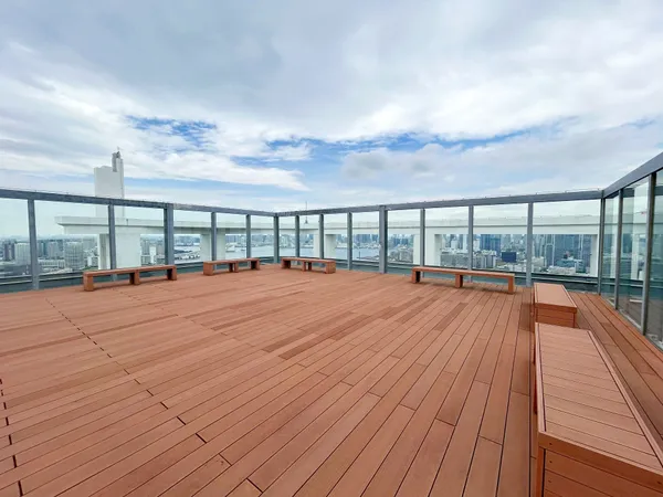 スカイラウンジ