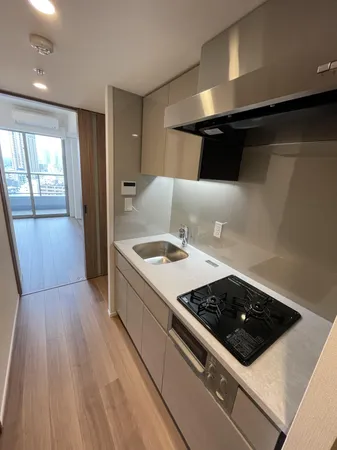 キッチン約３．３帖。※空室時の写真となります。