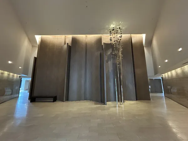 エントランスホール