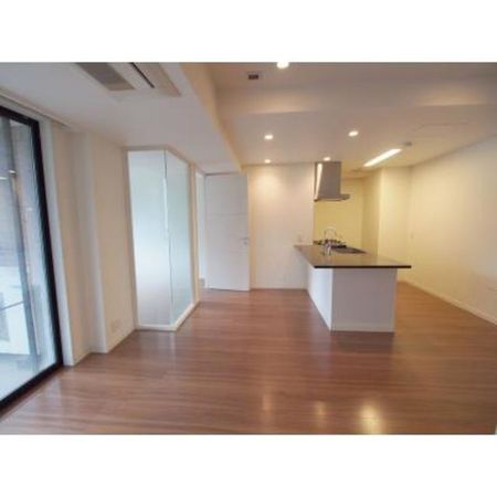 アルティスコート南青山 リビング・居室