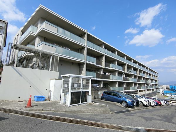 プラウド星ヶ丘 建物外観