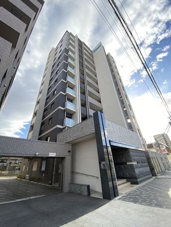 プレサンスグラン川名 建物外観