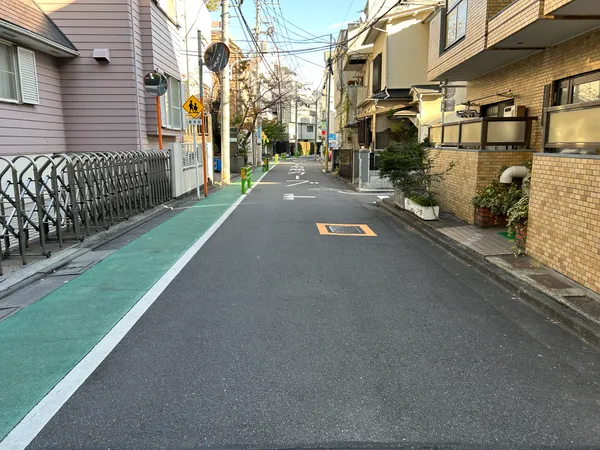 北側前面道路