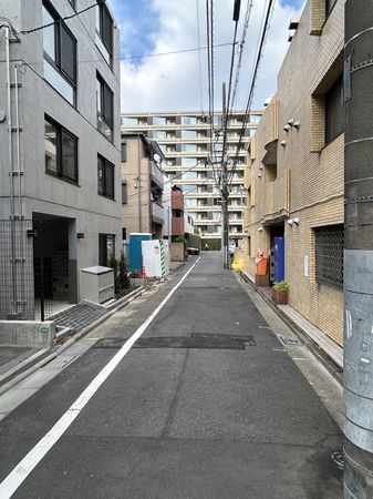 前面道路含む外観