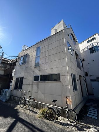 J&B 外観 J&B 外観