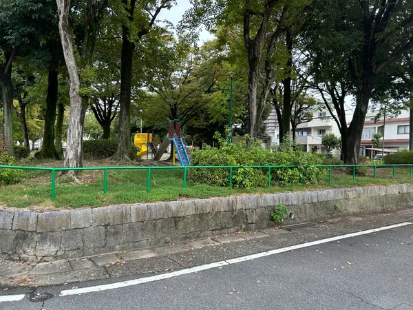 徒歩1分。
