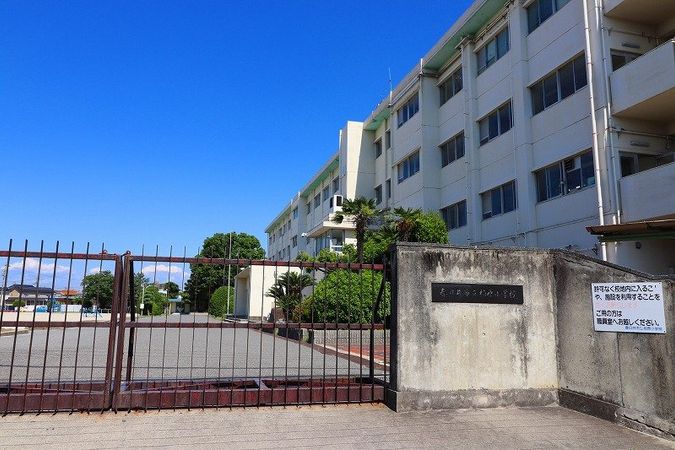 パークシティ朝宮 春日井市立柏原小学校(約750m) 春日井市立柏原小学校(約750m)