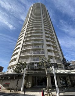 ドリームタワーキュアレジデンス 建物外観：現在大規模修繕工事中