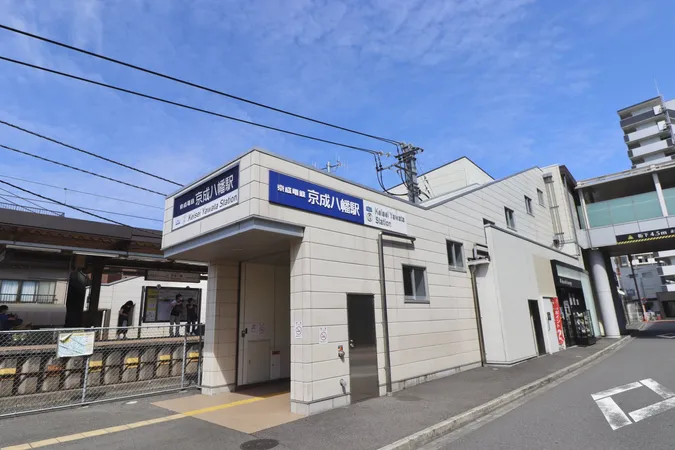 徒歩5分。