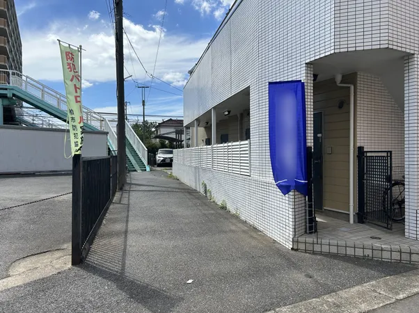 前面道路（北東側）