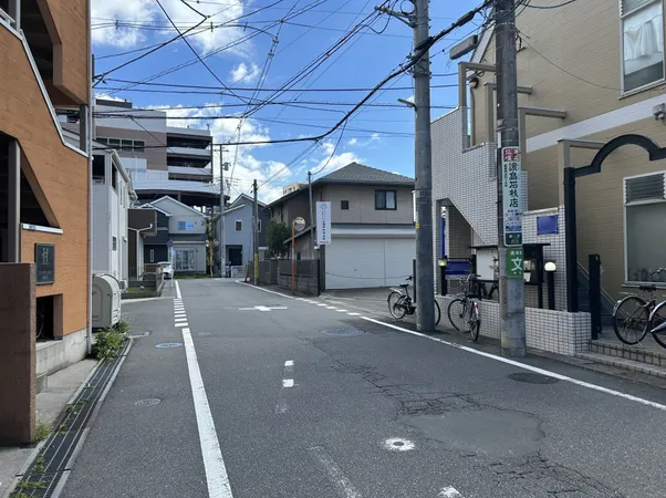 前面道路（北西側）
