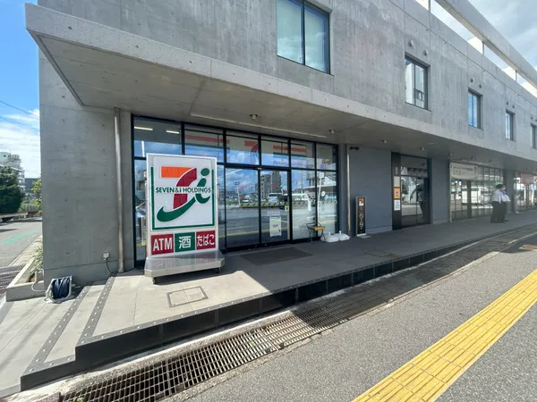 徒歩3分。