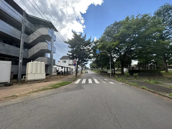 北西側前面道路