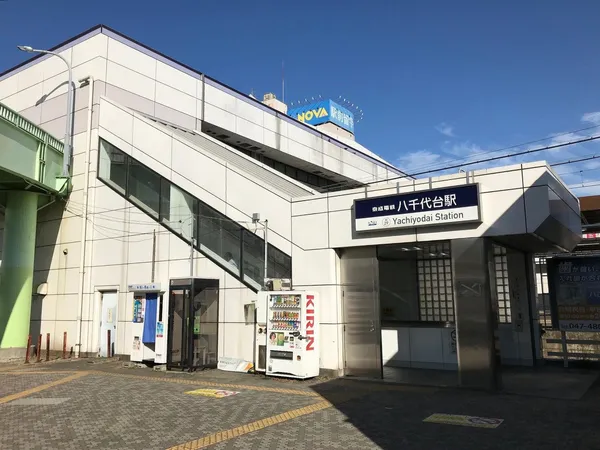 徒歩10分。
