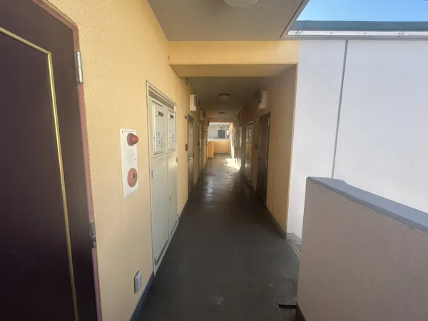 ３階外廊下