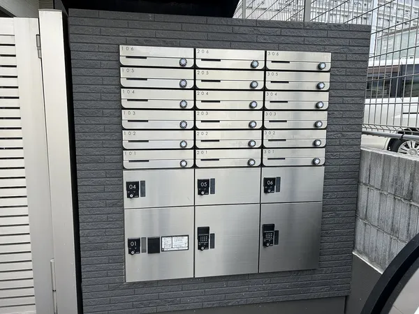 郵便ポストと宅配ボックス