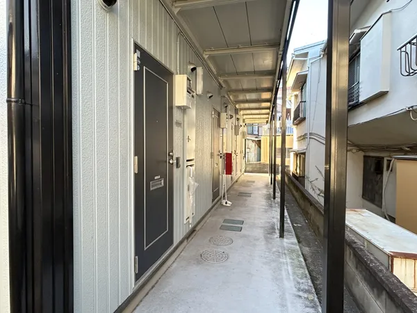 メゾン沢Ⅱ１階外廊下