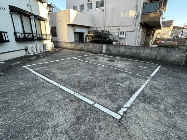 メゾン沢Ⅱ駐車場