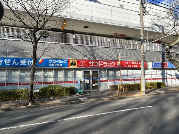 徒歩6分。