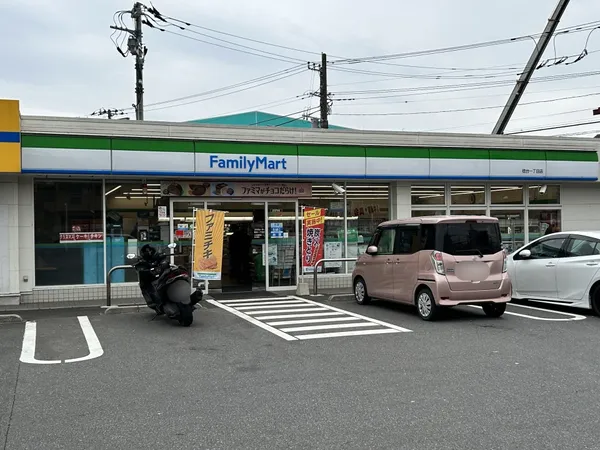 徒歩10分。