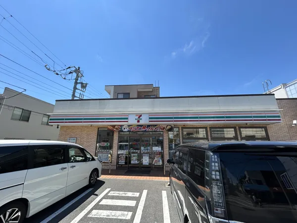徒歩3分。