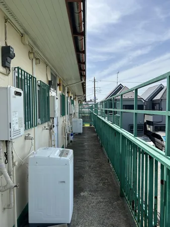２階外廊下（２号棟）