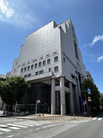 徒歩10分。