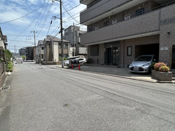 北東側前面道路