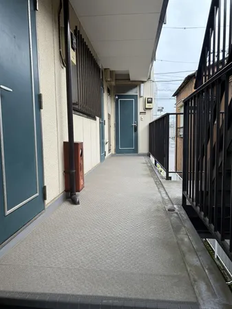 ２階外廊下