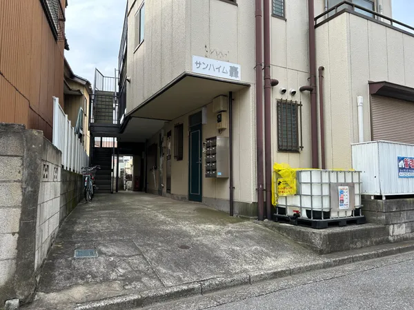 アパート入口