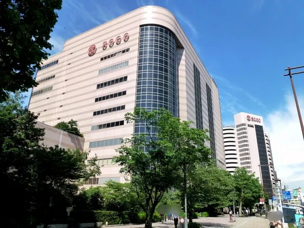 徒歩7分。