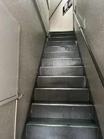 １階からの階段