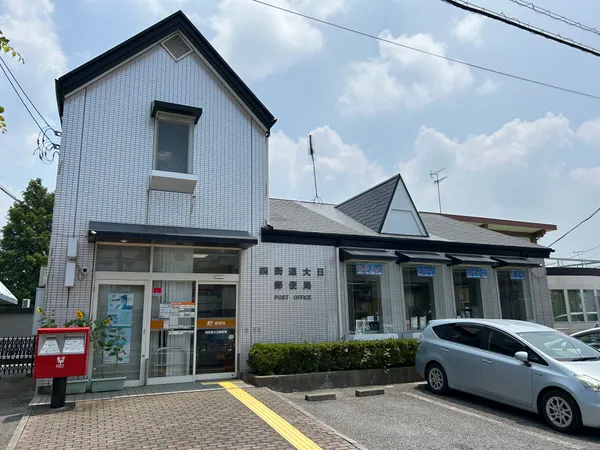 徒歩6分。
