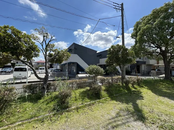 外観　川向公園から撮影