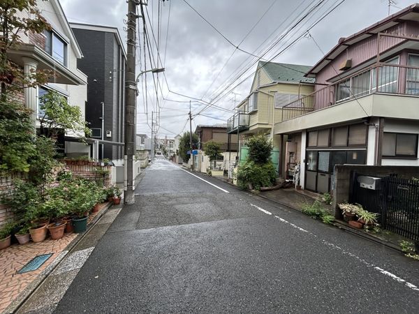 前面道路含む外観