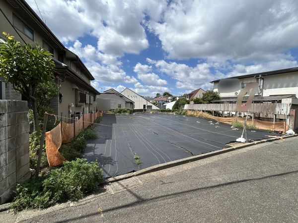 前面道路含む外観