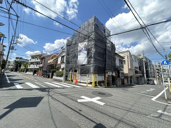前面道路含む外観