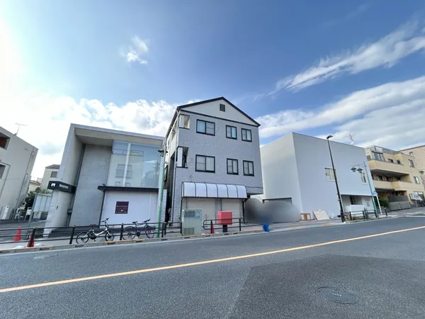 前面道路含む外観