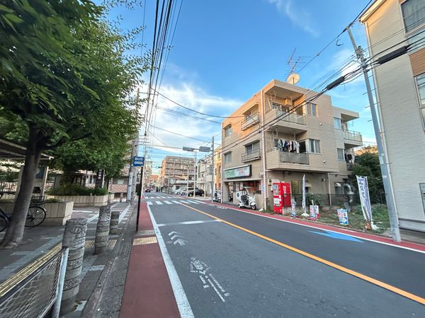 前面道路含む外観
