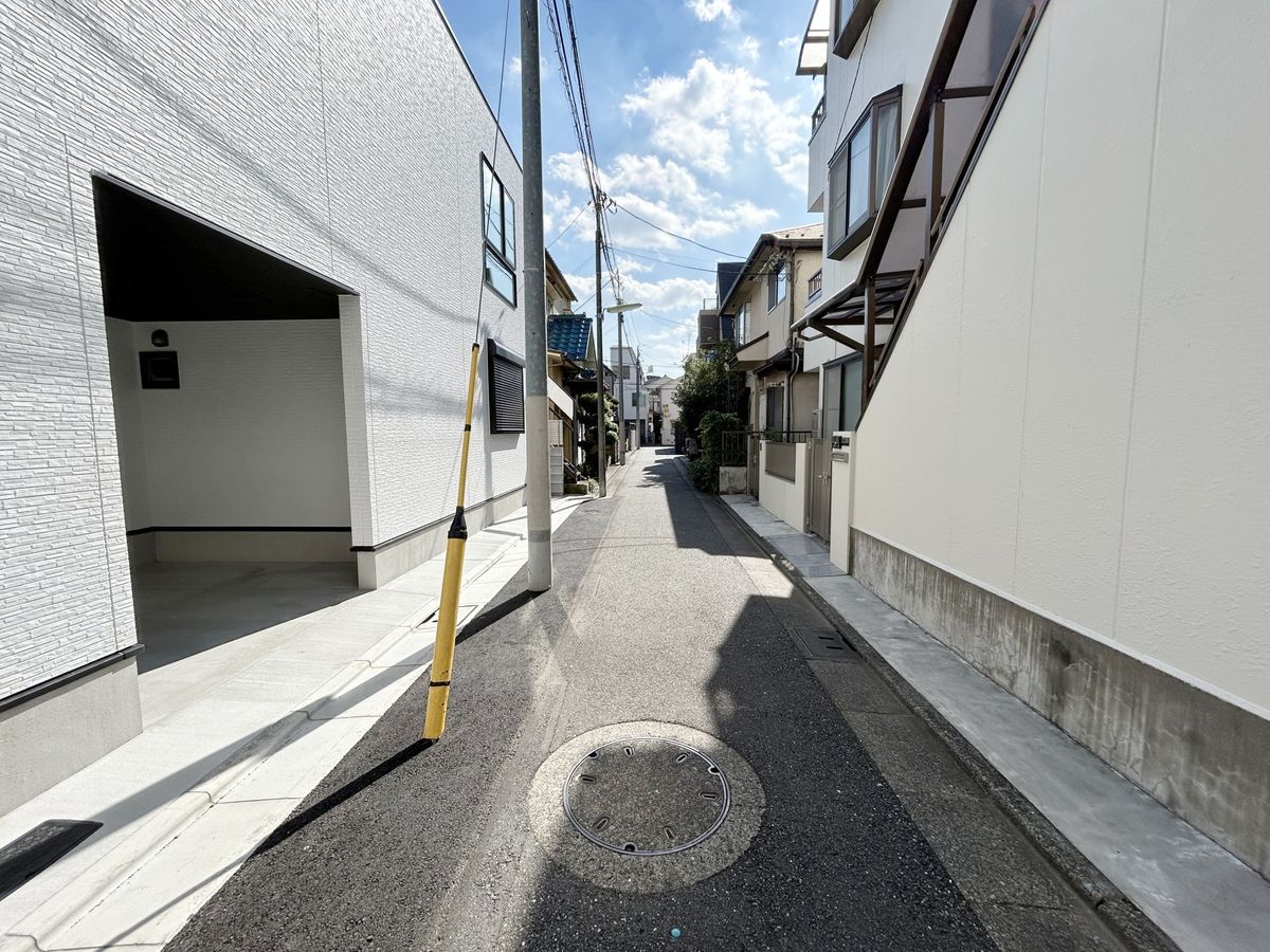 品川区旗の台3丁目新築戸建 前面道路含む外観 前面道路含む外観