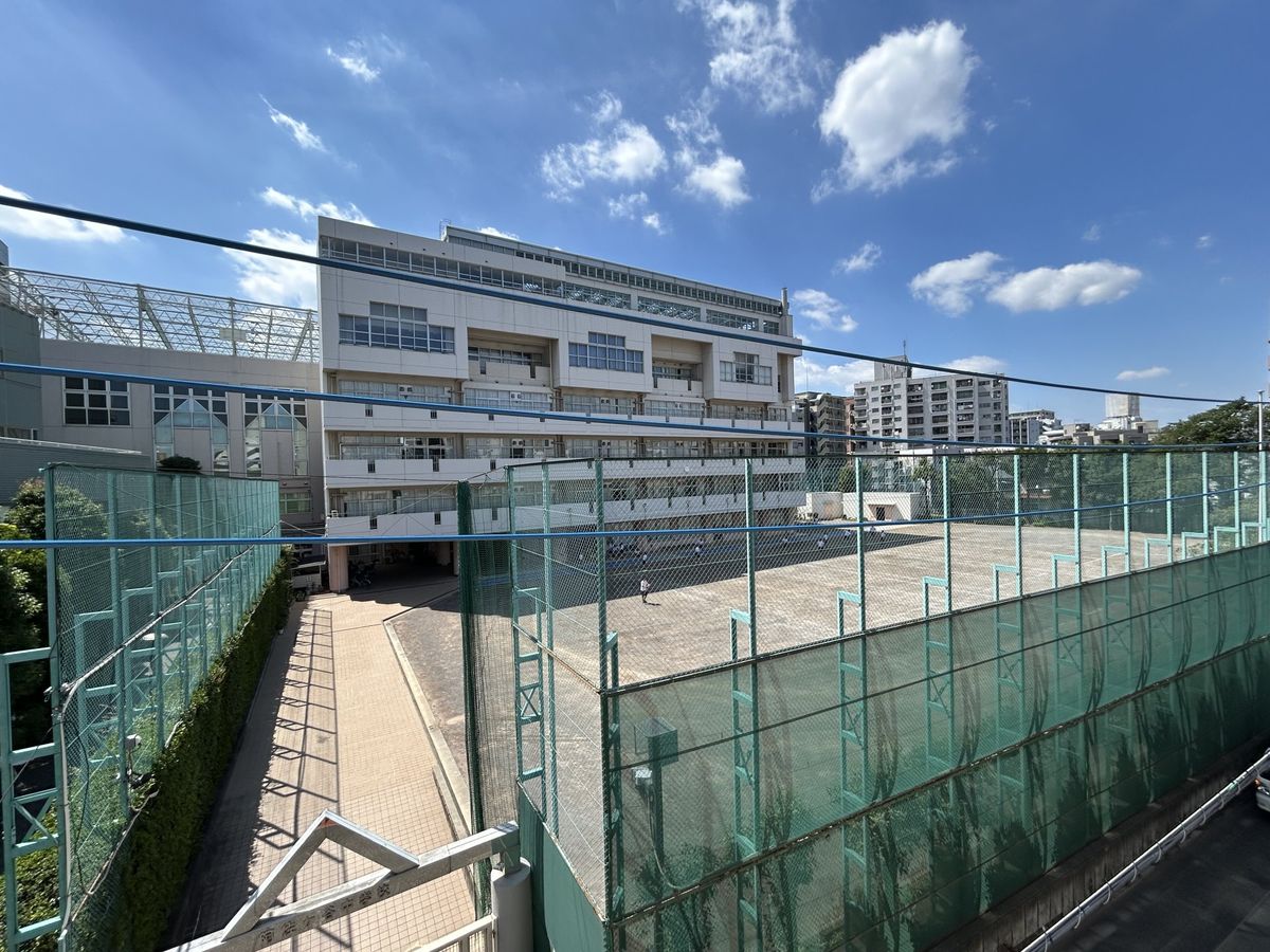 ウィルローズ阿佐ヶ谷 杉並区立阿佐ケ谷中学校(約100m) 杉並区立阿佐ケ谷中学校(約100m)