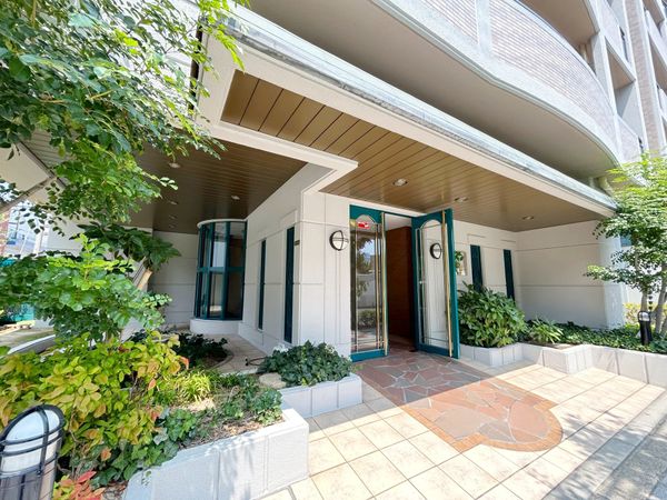 チュリス北梅田 エントランス