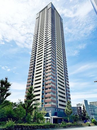 ローレルタワーサンクタス梅田 外観