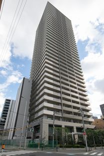 ローレルタワー梅田 外観