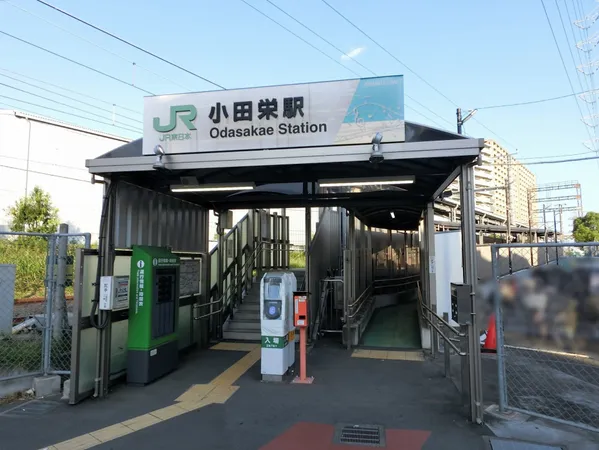 徒歩１０分。