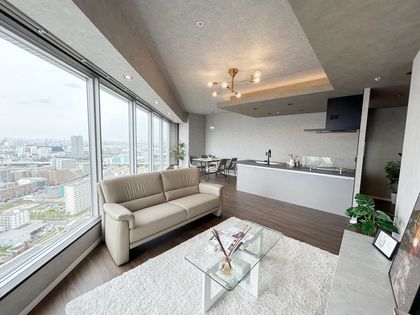 BEACON Tower Residence リビング